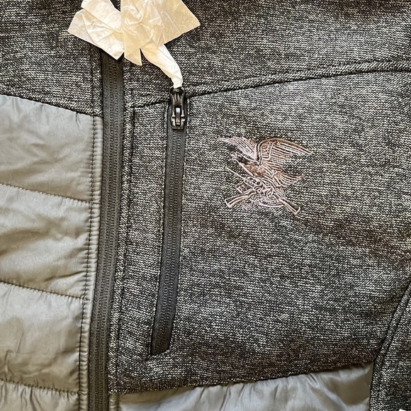 NRA Gray Puffer Fleece Jacket w/ Embroidered Logo - Picture 4 of 7